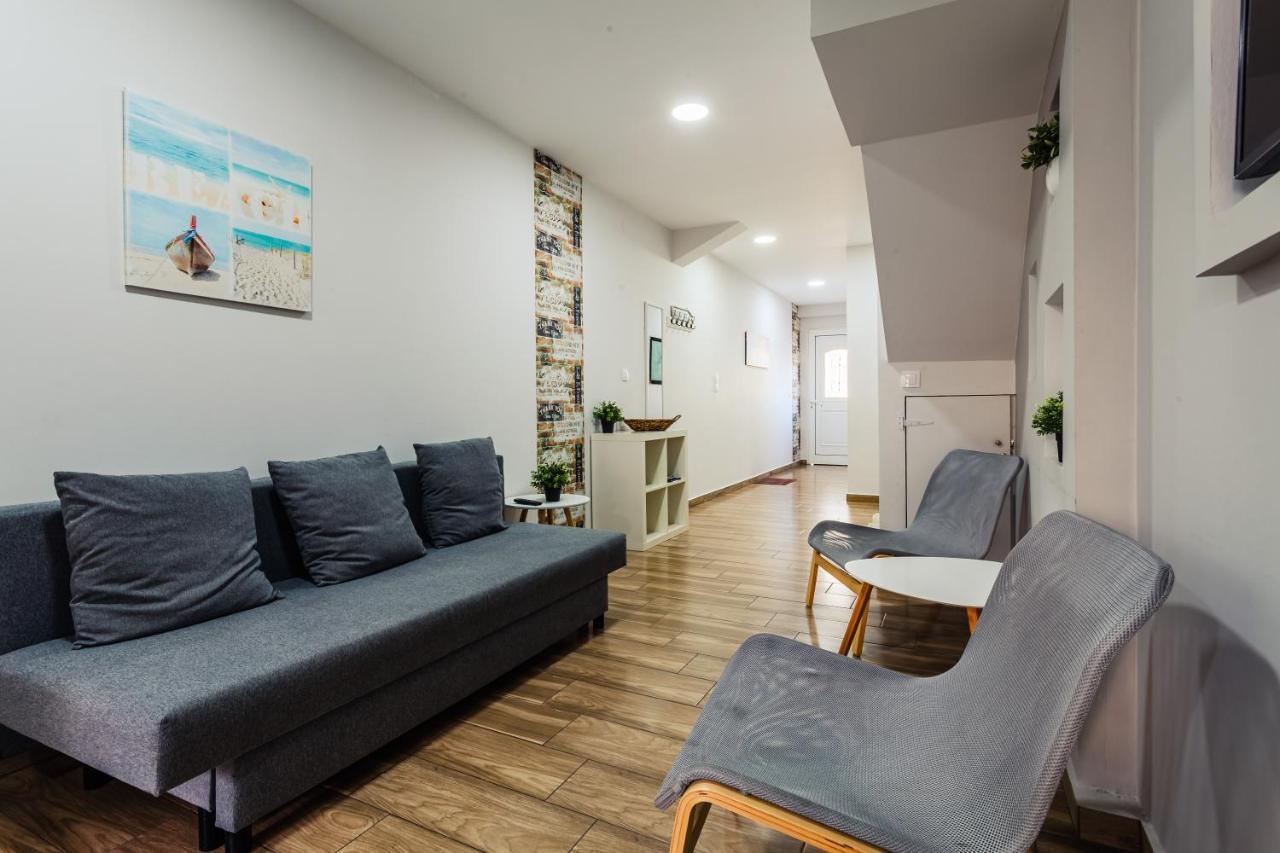 Citysea Fusion, Elegant Gem Minutes From The Beach Каламата Екстериор снимка